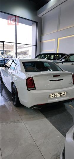 کرایسلەر 300